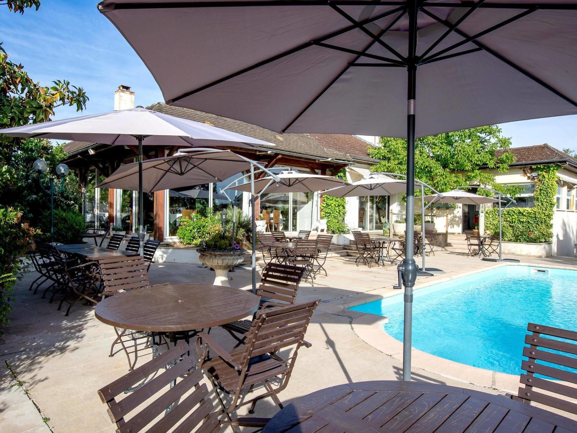 Hotel-Restaurant "La Gremelle" Ladoix-Serrigny Bagian luar foto