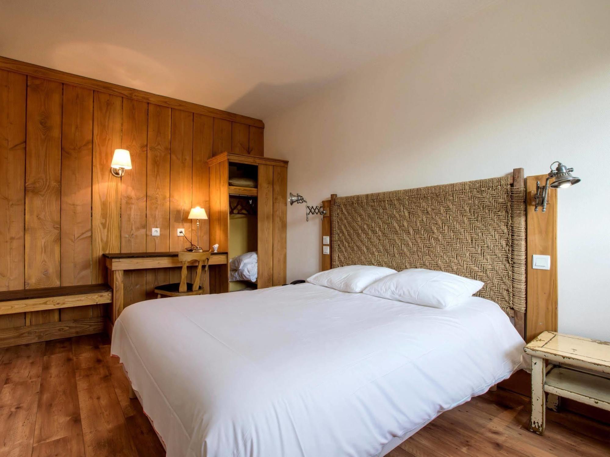 Hotel-Restaurant "La Gremelle" Ladoix-Serrigny Bagian luar foto